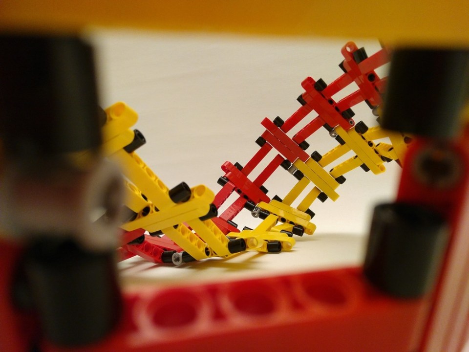 Divisible Möbius strip